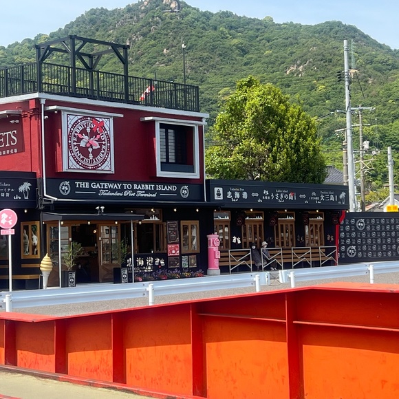 Meet your Posher, Beverley - Picture 1 of 1